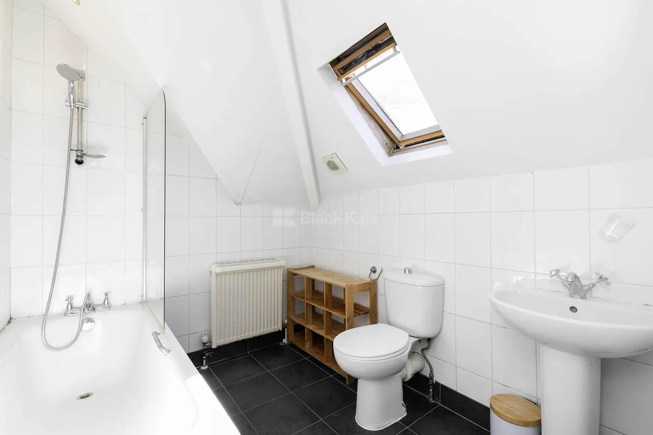 Willesden Lane, London, NW2, photo 8