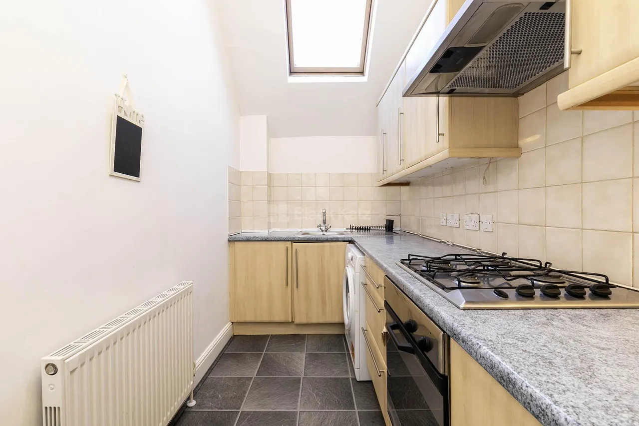 Willesden Lane, London, NW2, photo 5