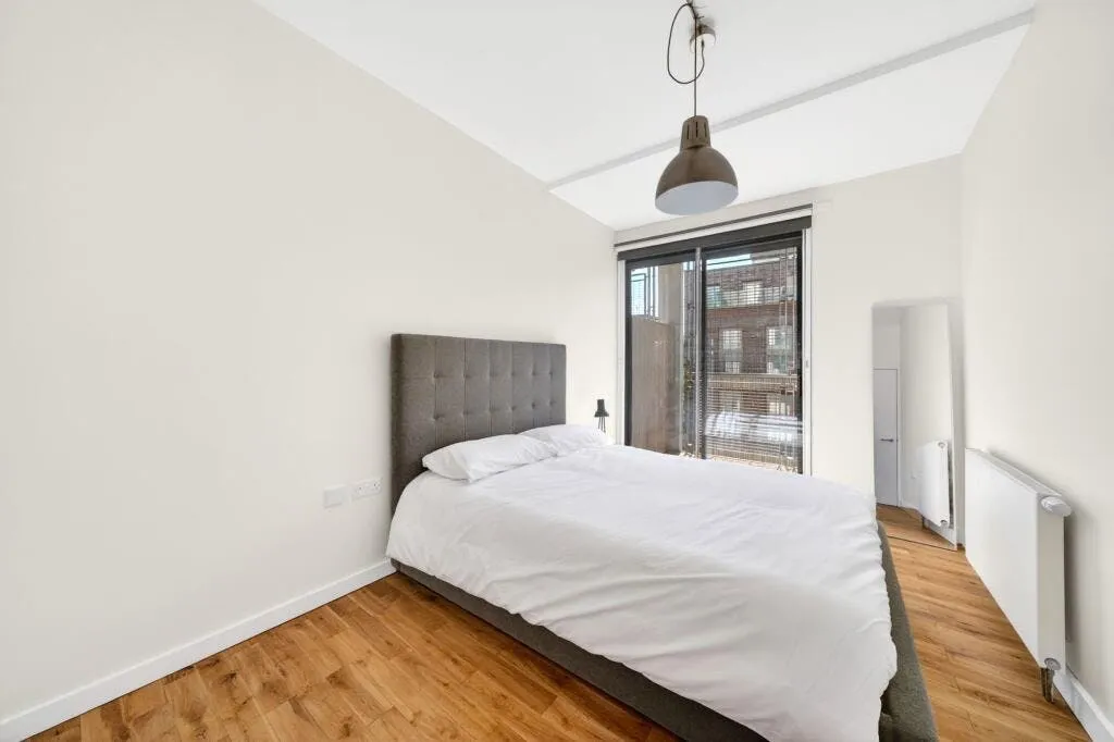 Pentonville Road, London, N1, photo 10