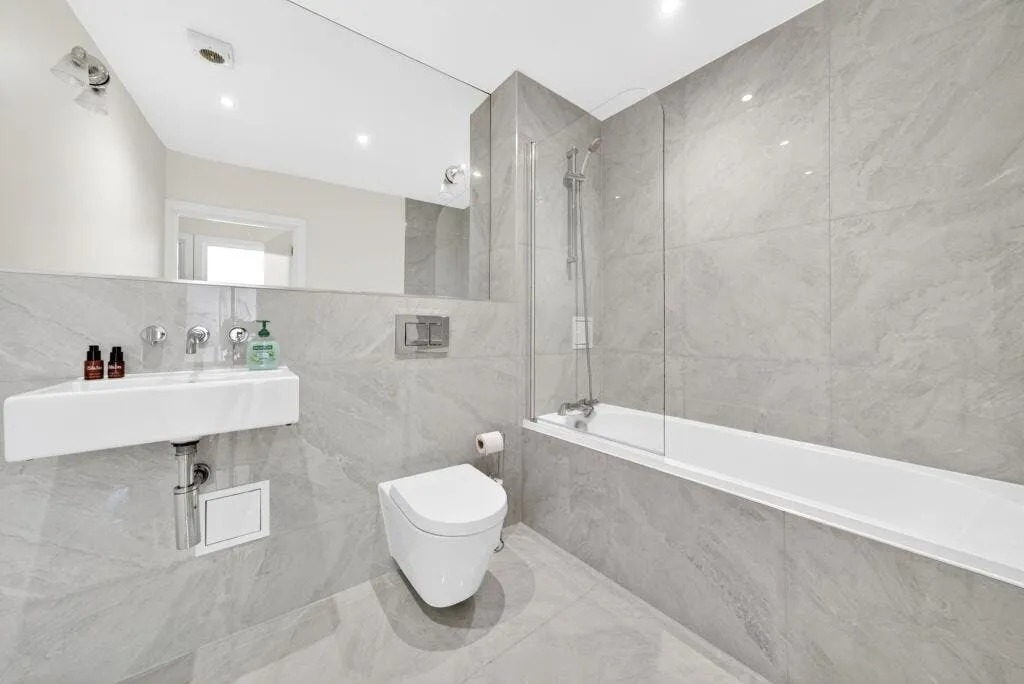 Pentonville Road, London, N1, photo 12
