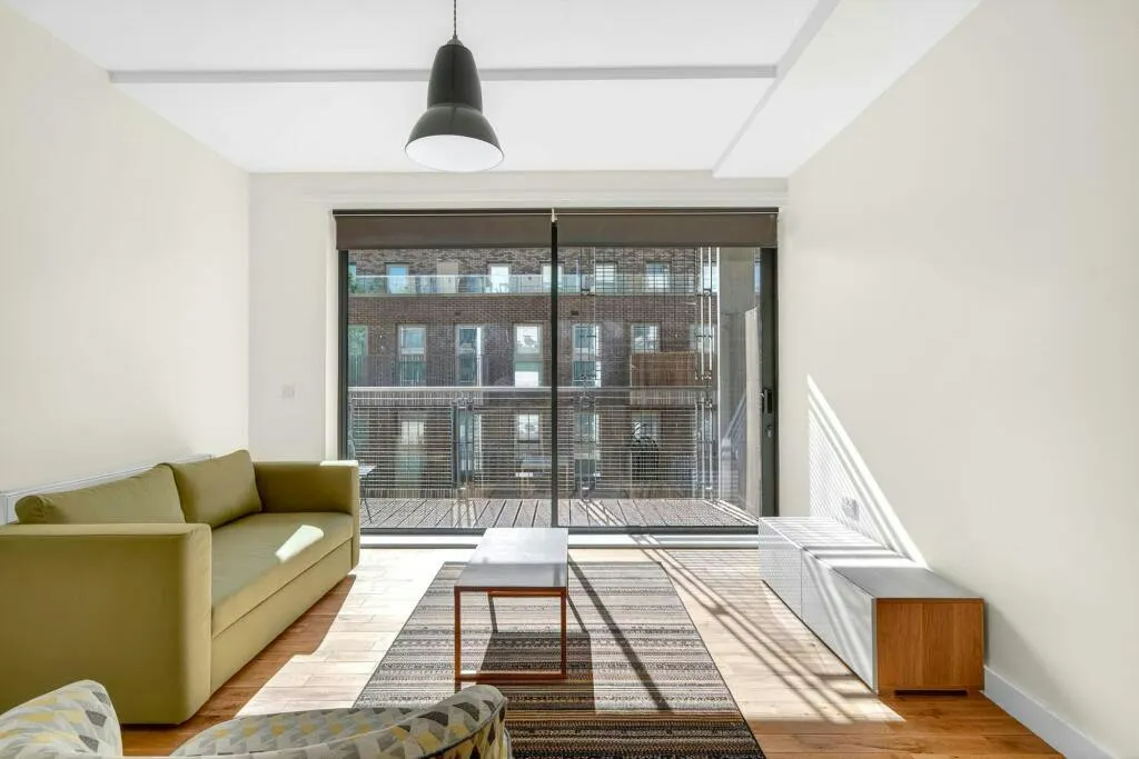 Pentonville Road, London, N1, photo 6