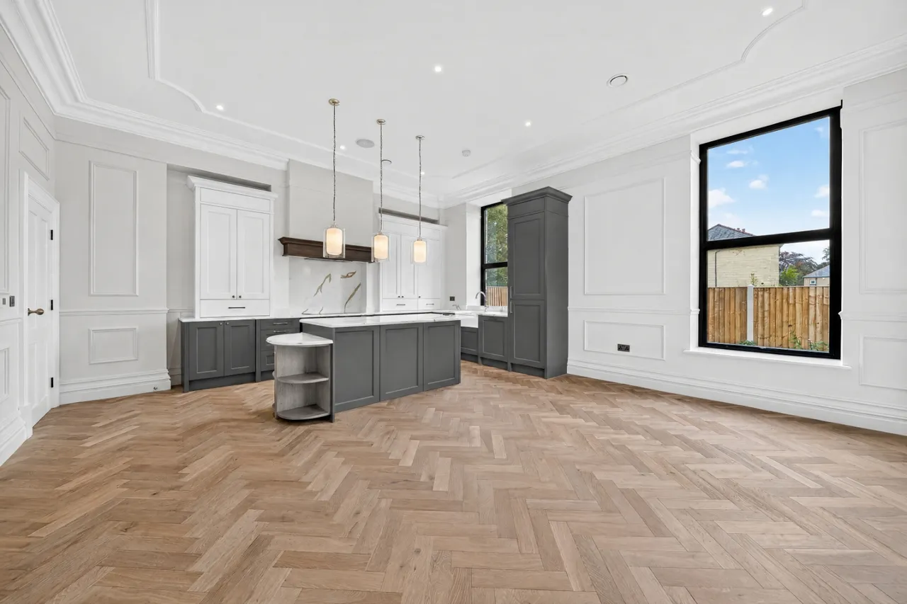 Old Road, Farsley, LS28, photo 5