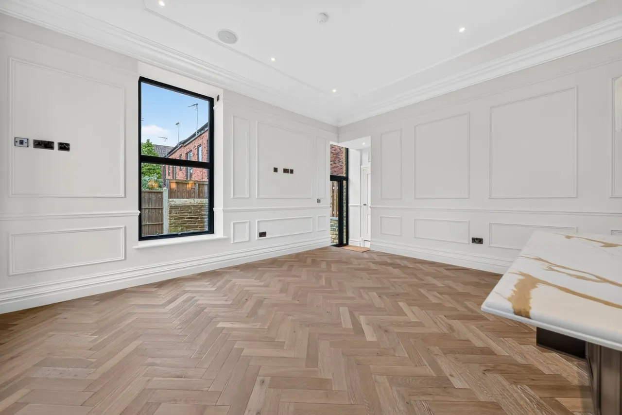 Old Road, Farsley, LS28, photo 6