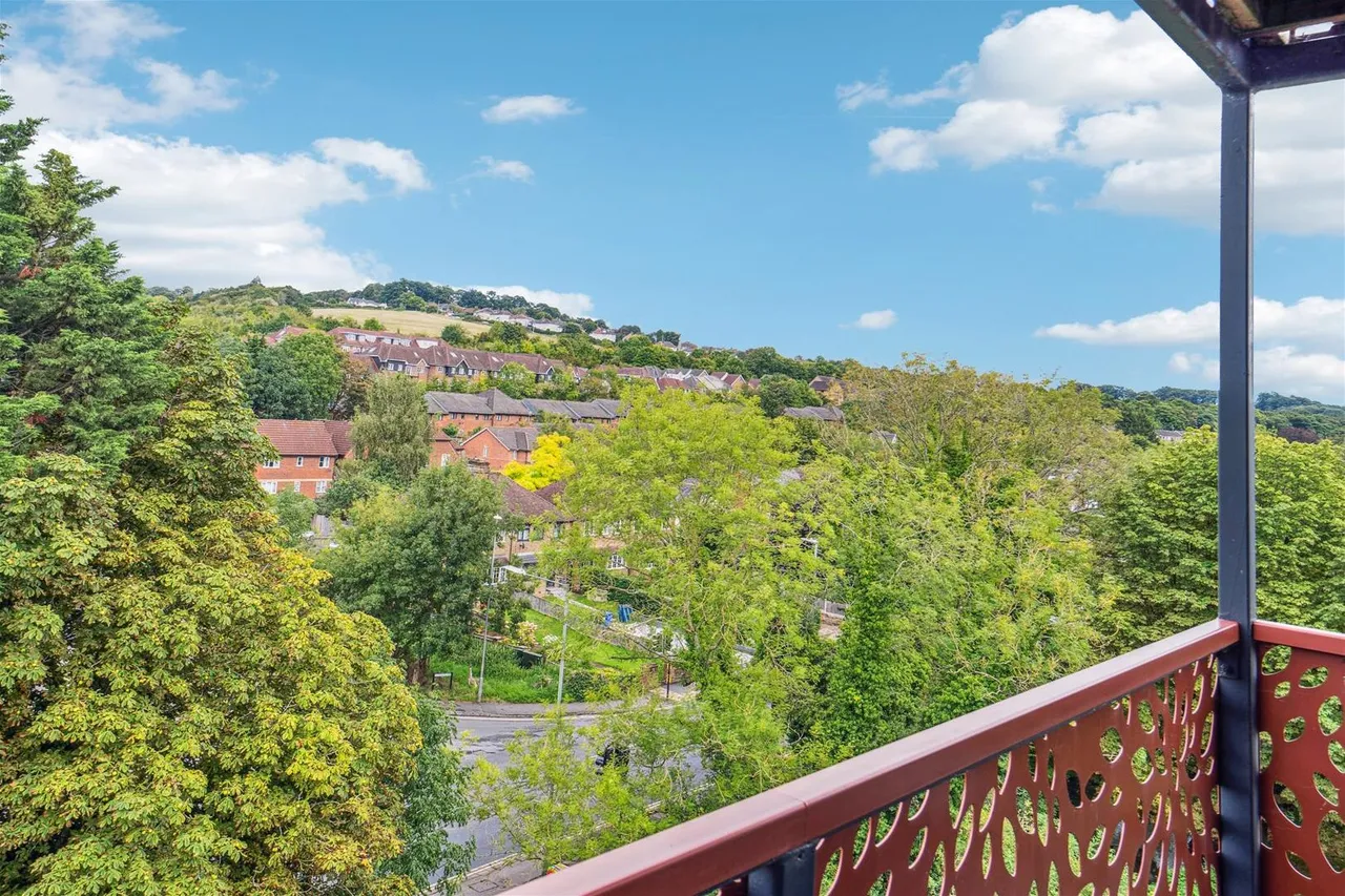 London Road, High Wycombe, HP11, photo 5