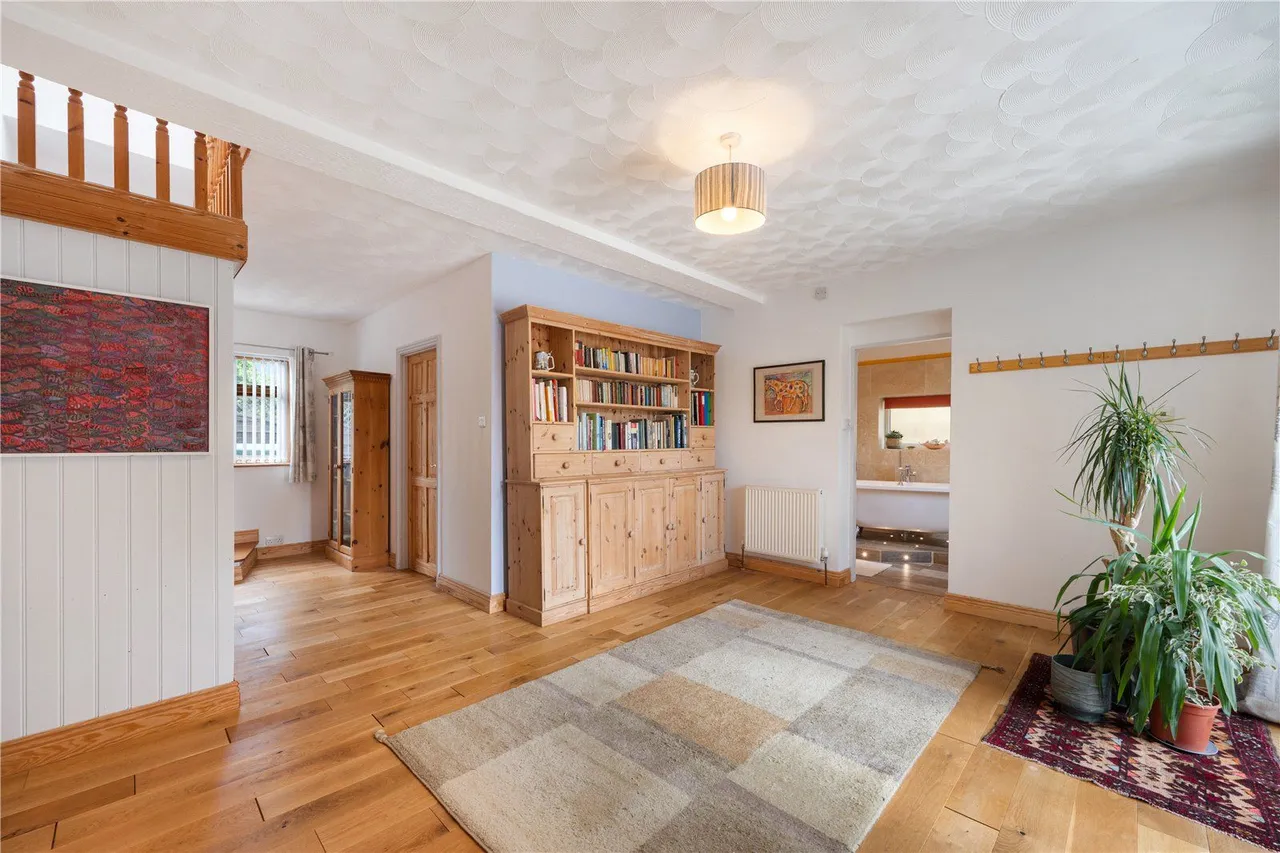 Almshouse Lane, Newmillerdam, WF2, photo 6