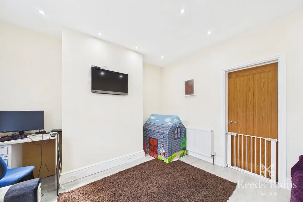 Victoria Street, Dinnington, South Yorkshire, S25, photo 4