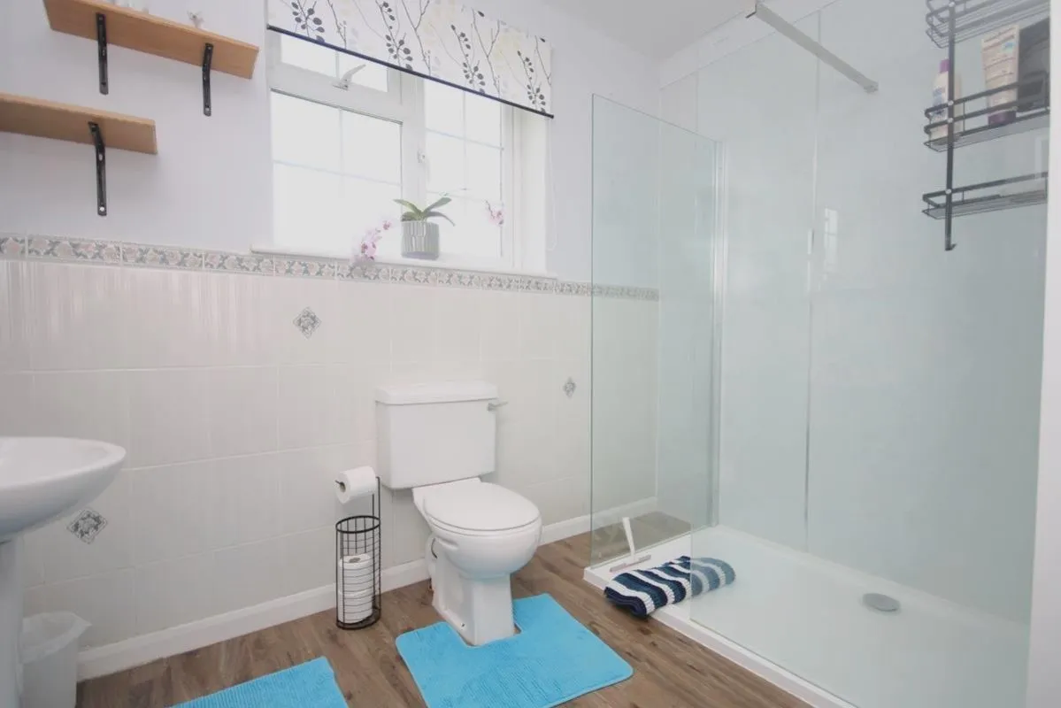Rumbeams Cottage, The Green, GU6, photo 7