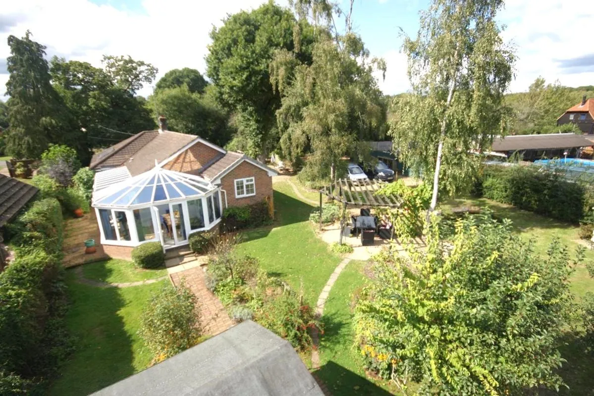 Rumbeams Cottage, The Green, GU6, photo 17