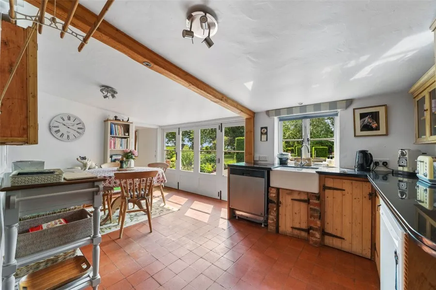 with 4 bedrooms in Radwinter, Nr Saffron Walden, CB10, photo 5