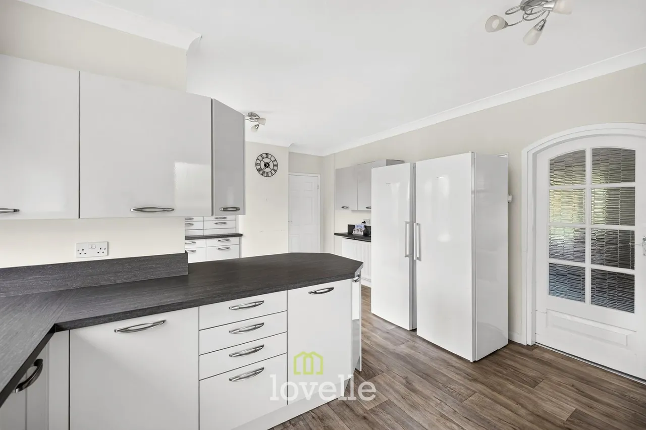 Carlton Road, Healing, DN41, photo 6