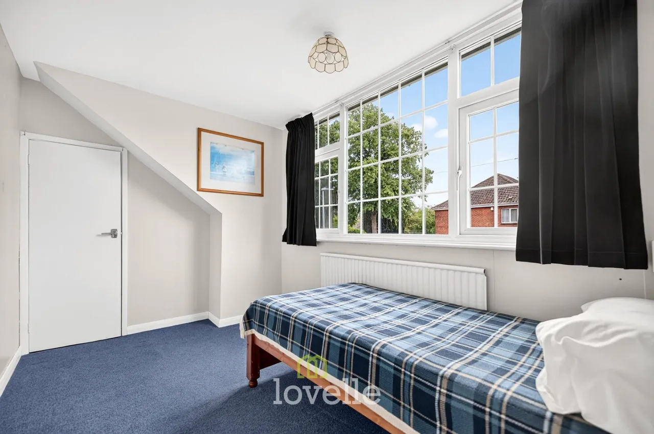 Carlton Road, Healing, DN41, photo 15