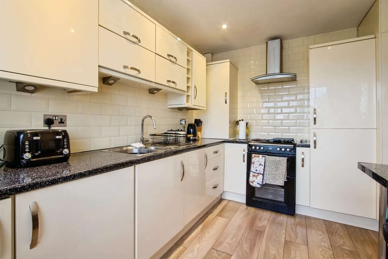 York Road, Leeds, LS14, photo 3