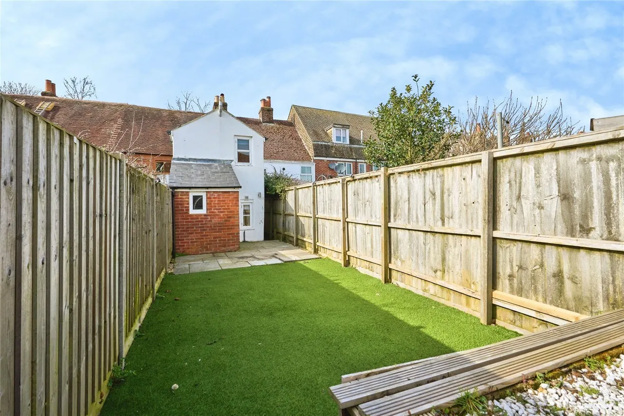 Castle Road, Newport, PO30, photo 4