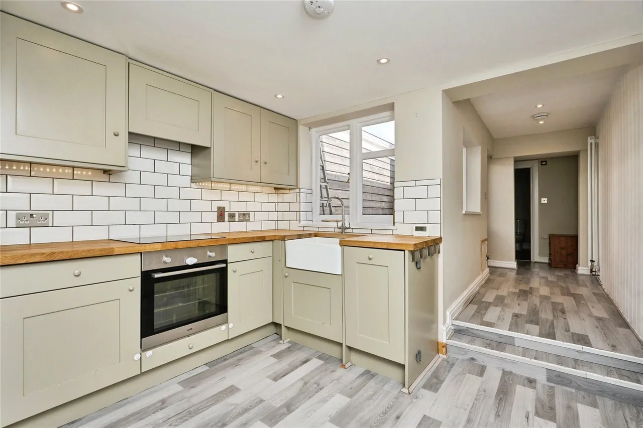 Castle Road, Newport, PO30, photo 2