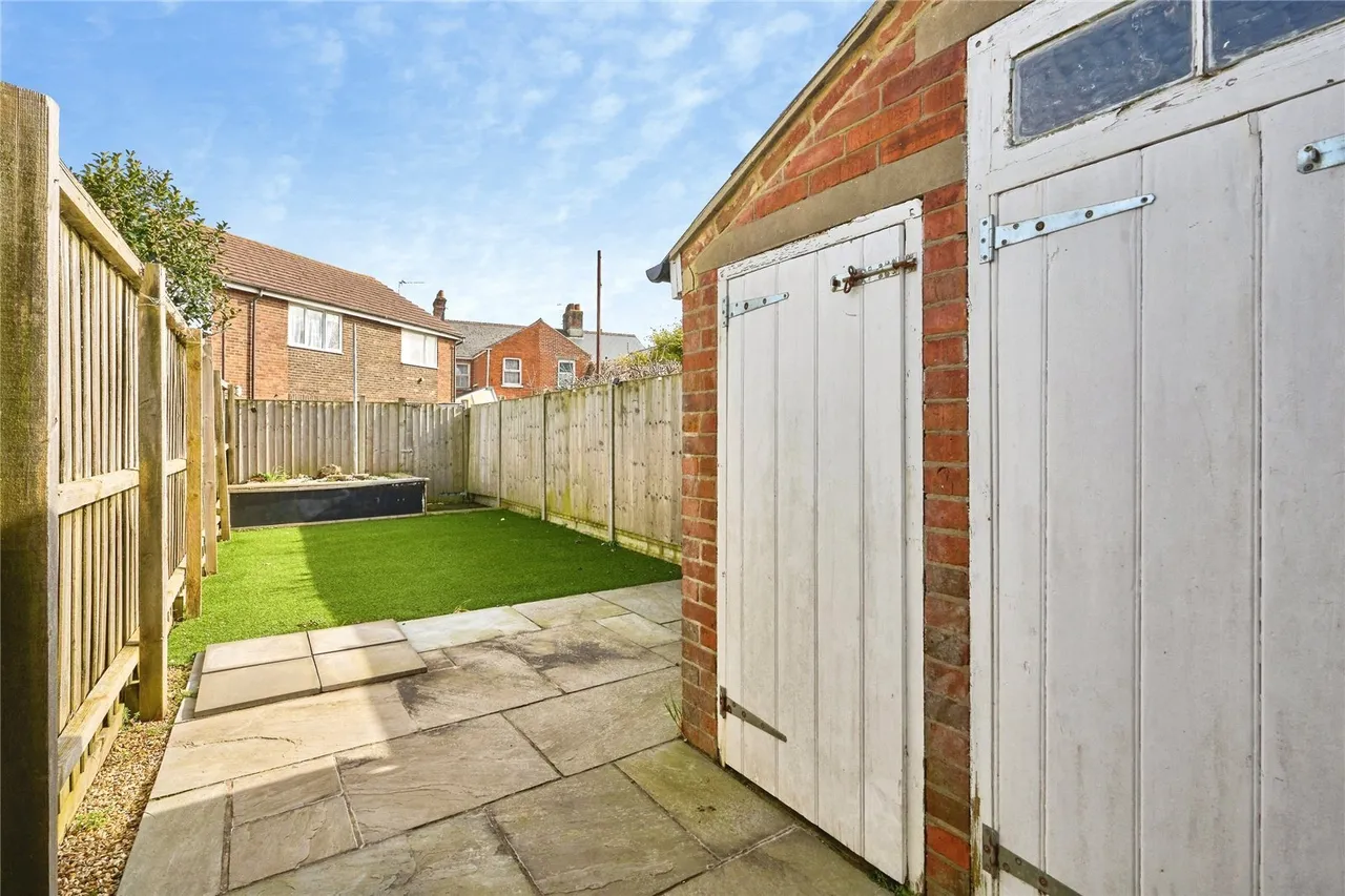Castle Road, Newport, PO30, photo 5