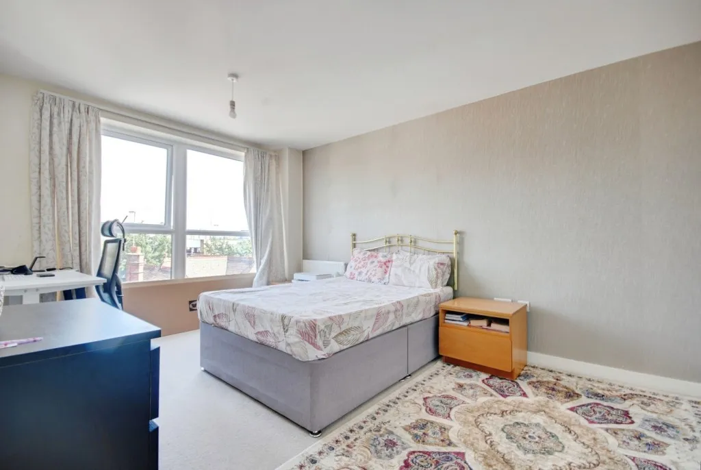 Upton Road, Watford, photo 6