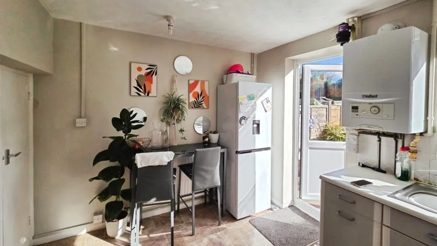 Maxey Close, Shaw, SN5, photo 3