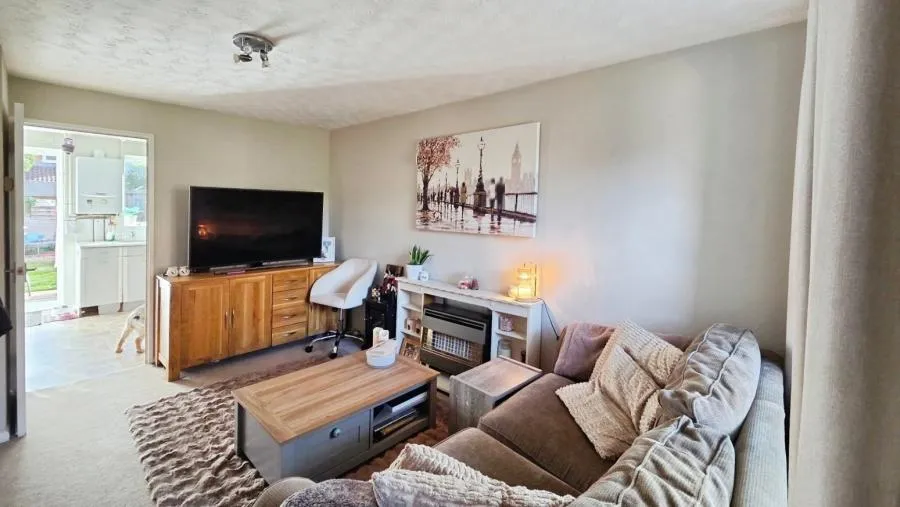 Maxey Close, Shaw, SN5, photo 4