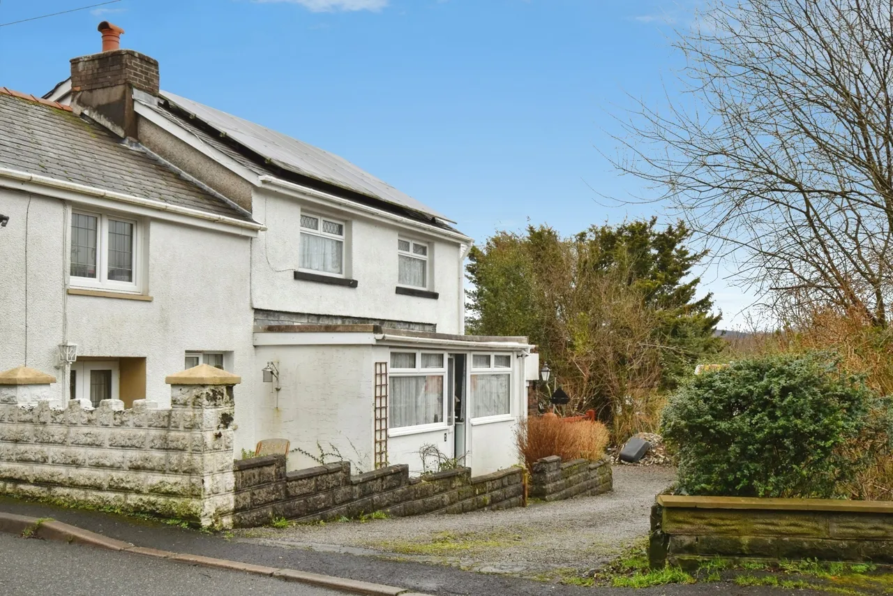 3 bed house for sale, Parklands Road, Parklands, SA18