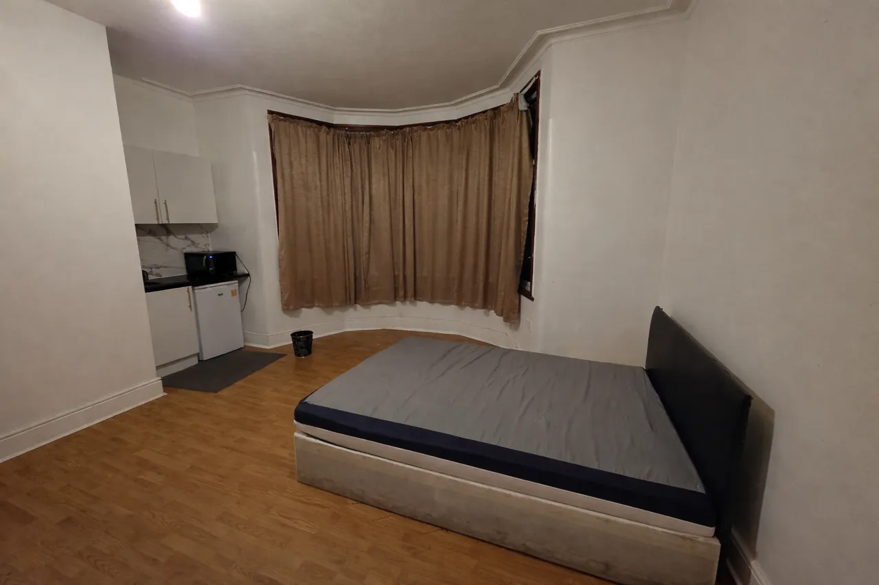 1 bed property to rent, Goodmays, IG3