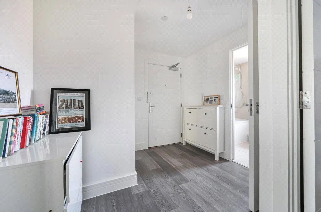 Harvest Path, Finchwood Park, RG40, photo 5