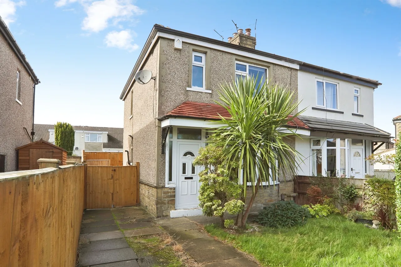 3 bed house for sale, Low Ash Crescent, Shipley, BD18