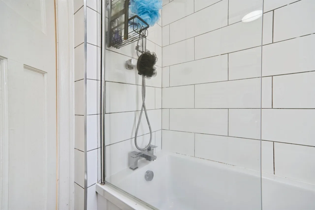 Low Ash Crescent, Shipley, BD18, photo 13