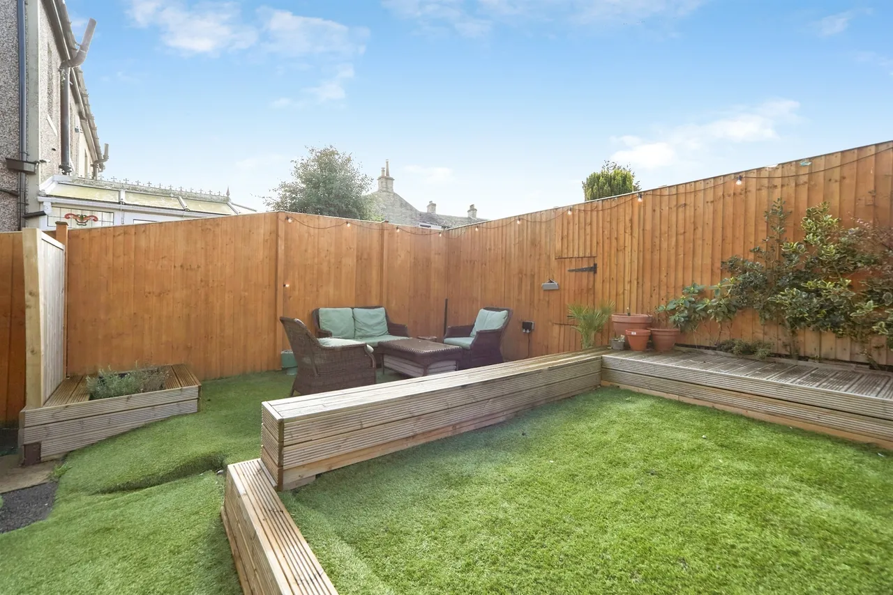 Low Ash Crescent, Shipley, BD18, photo 20