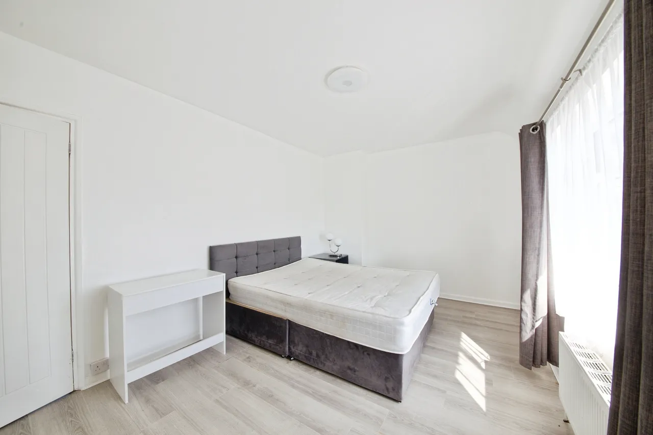 Cannington Road, Dagenham, RM9, photo 11