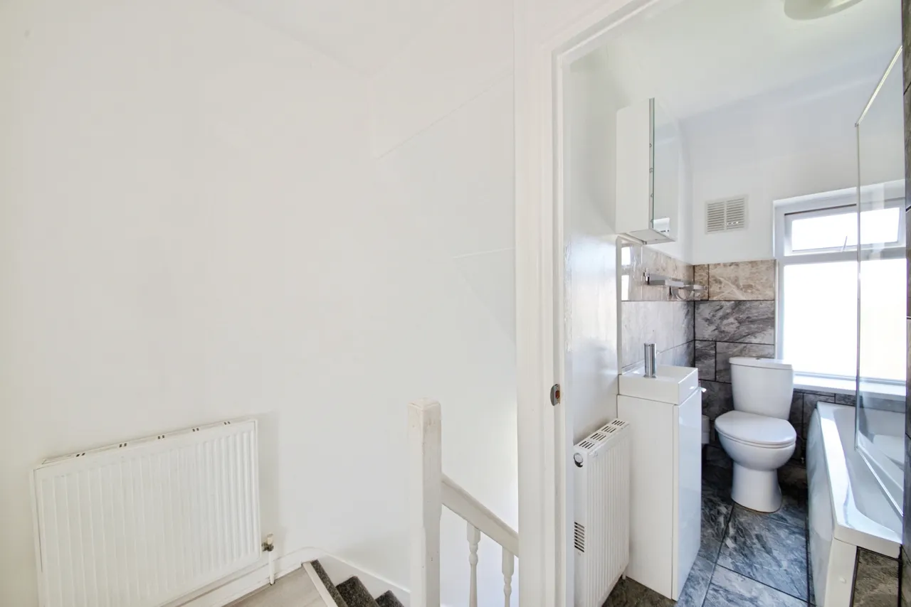 Cannington Road, Dagenham, RM9, photo 9