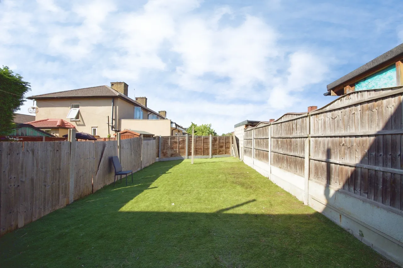 Cannington Road, Dagenham, RM9, photo 3