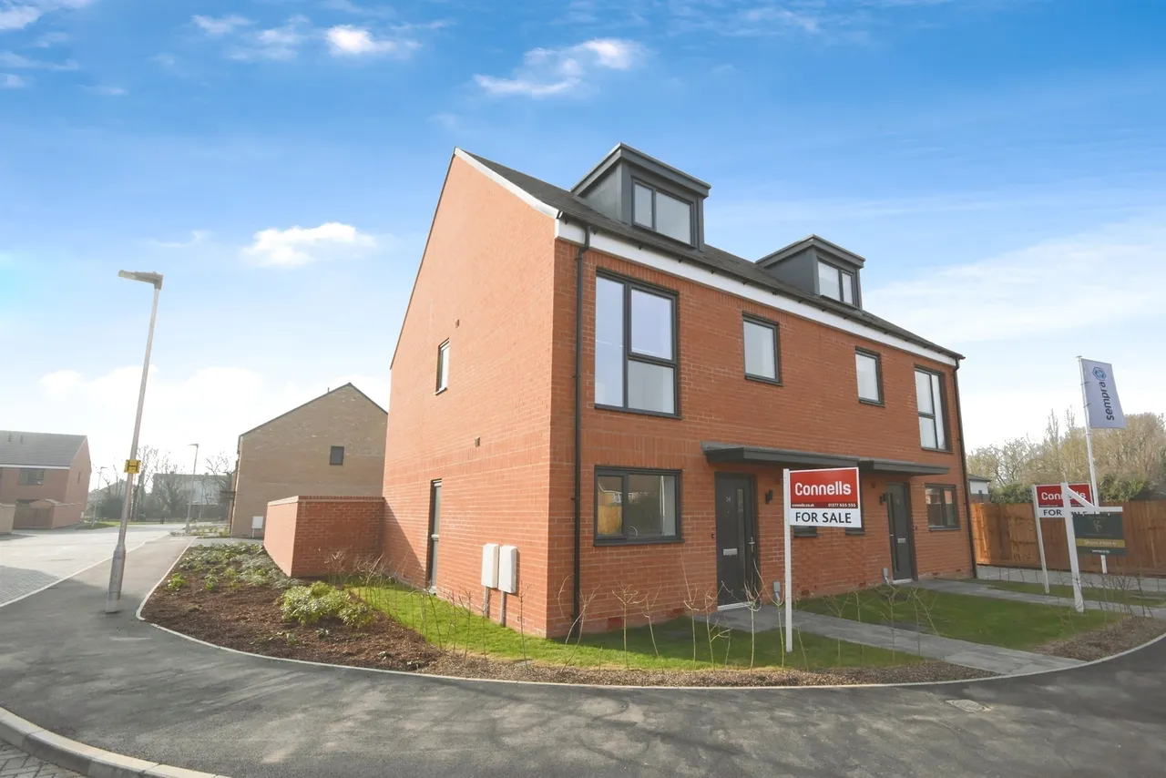 Ghyllgrove Close, Basildon, SS14, photo 11