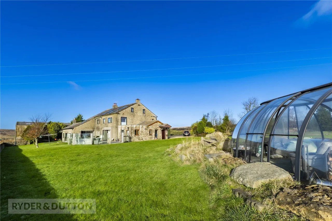5 bed house for sale, Broad Lane, Delph, OL3