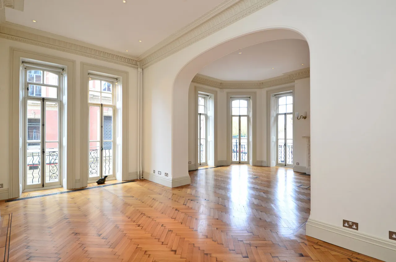 4 bed flat to rent — 36 Albert Hall Mansions, Kensington Gore, London