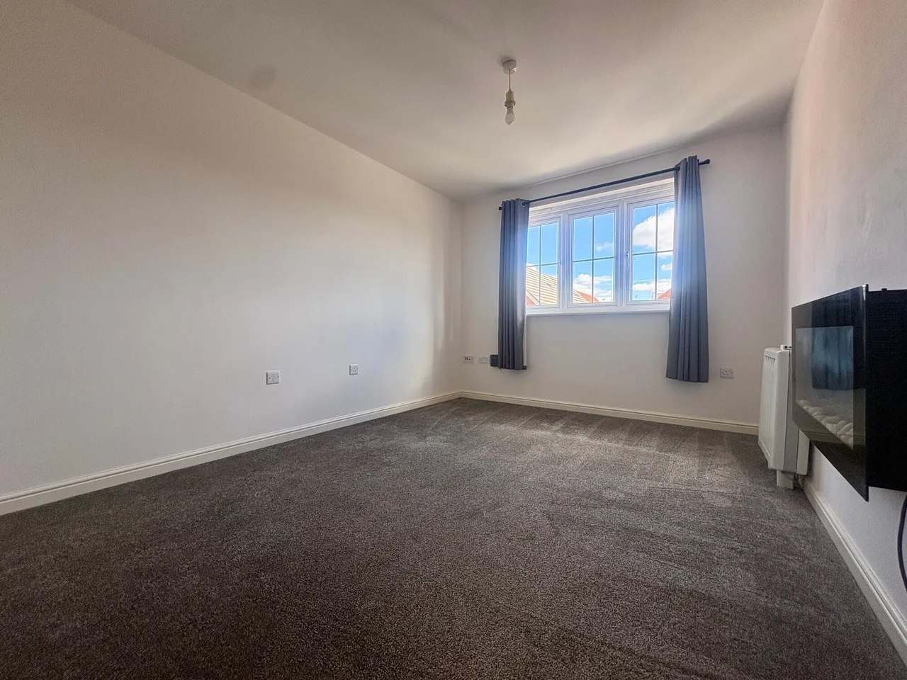 2 bed flat to rent — NORTH SWINDON