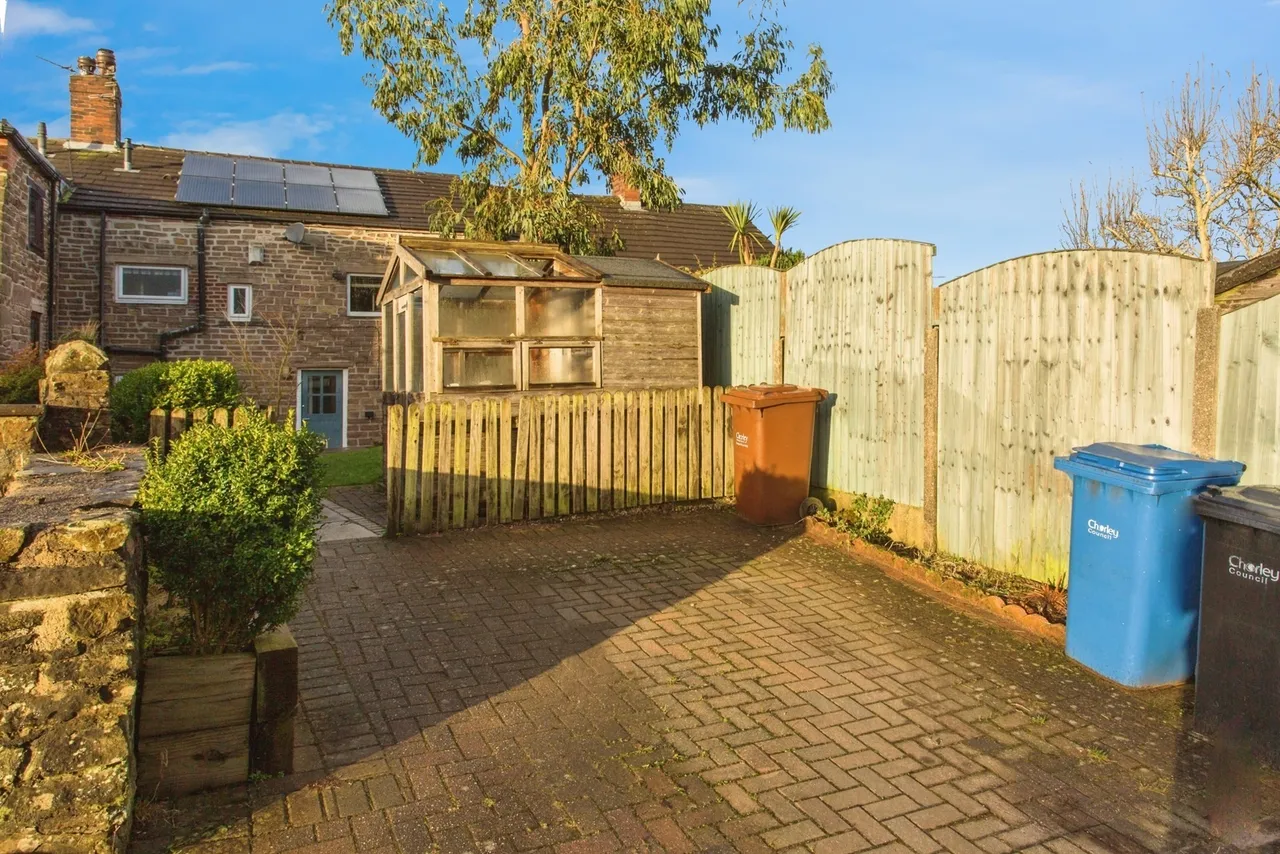 Blackburn Road, Whittle-le-Woods, Chorley, Lancashire, PR6, photo 11