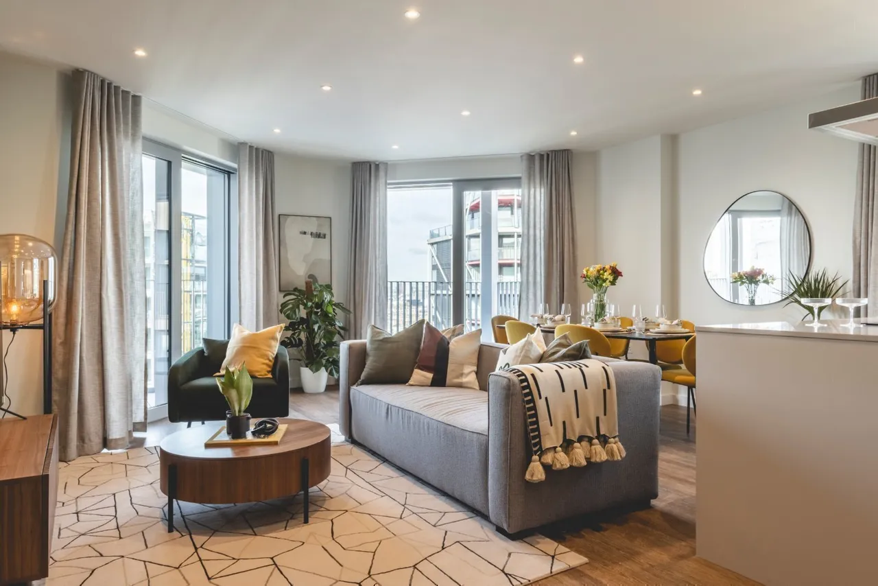 3 bed flat to rent, Nine Elms Lane, London, SW11
