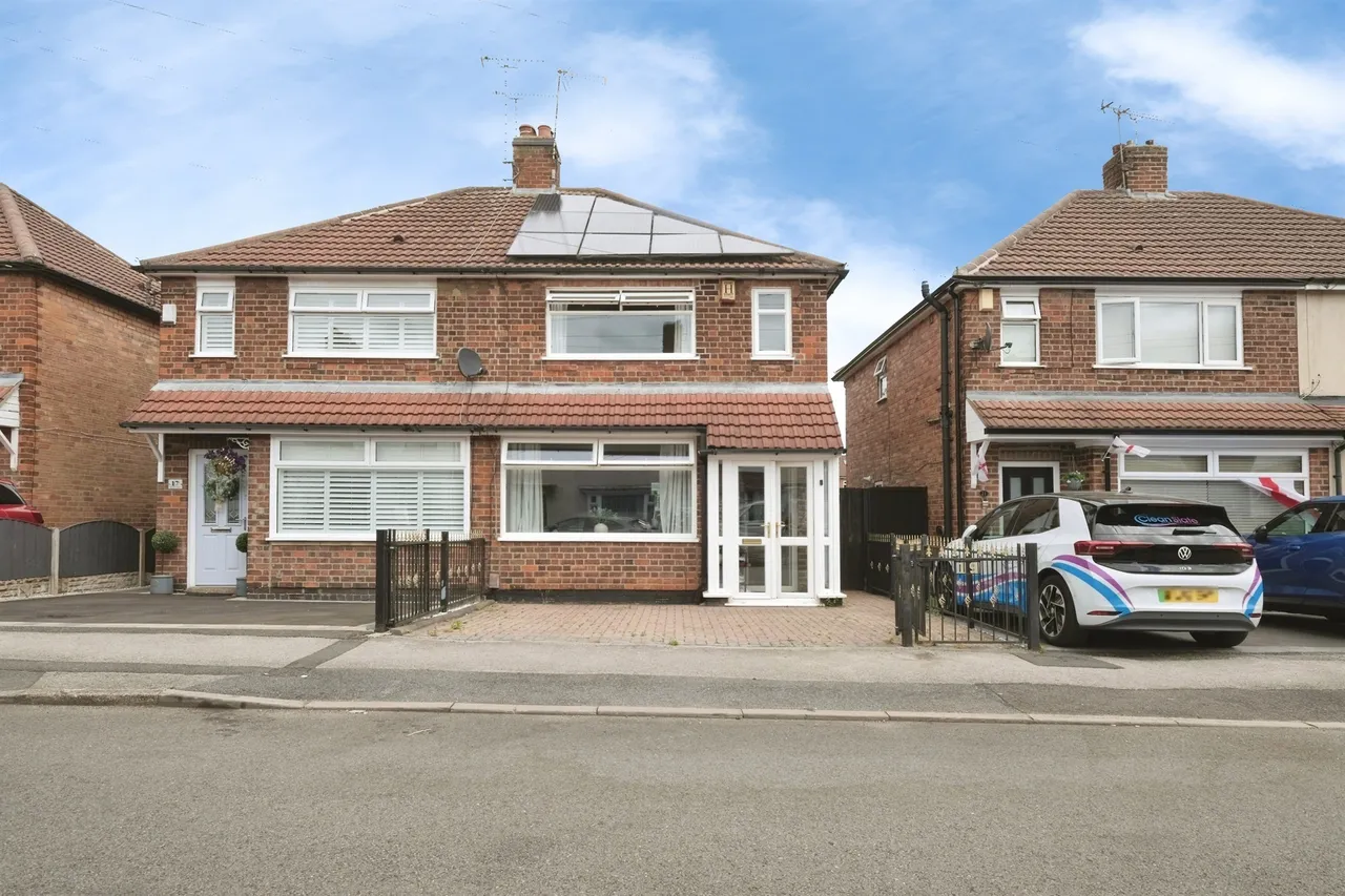 2 bed house for sale, Hanbury Road, Chaddesden, DE21