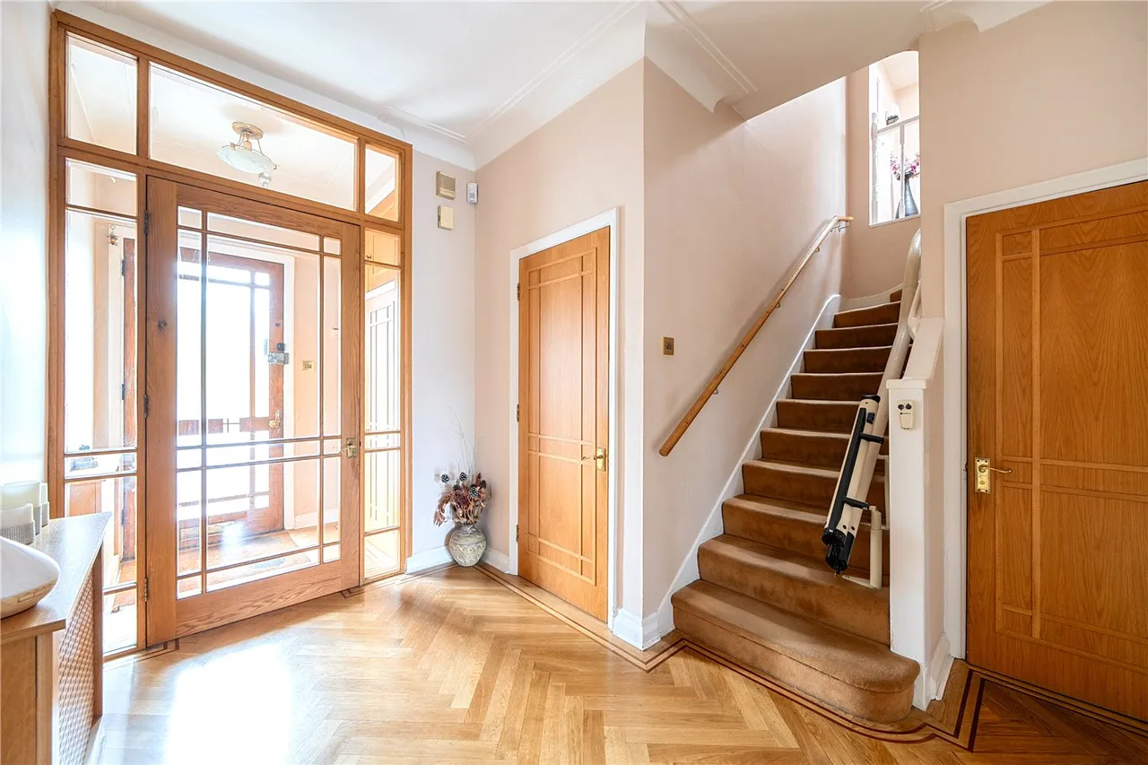 Haslemere Gardens, Finchley, N3, photo 2