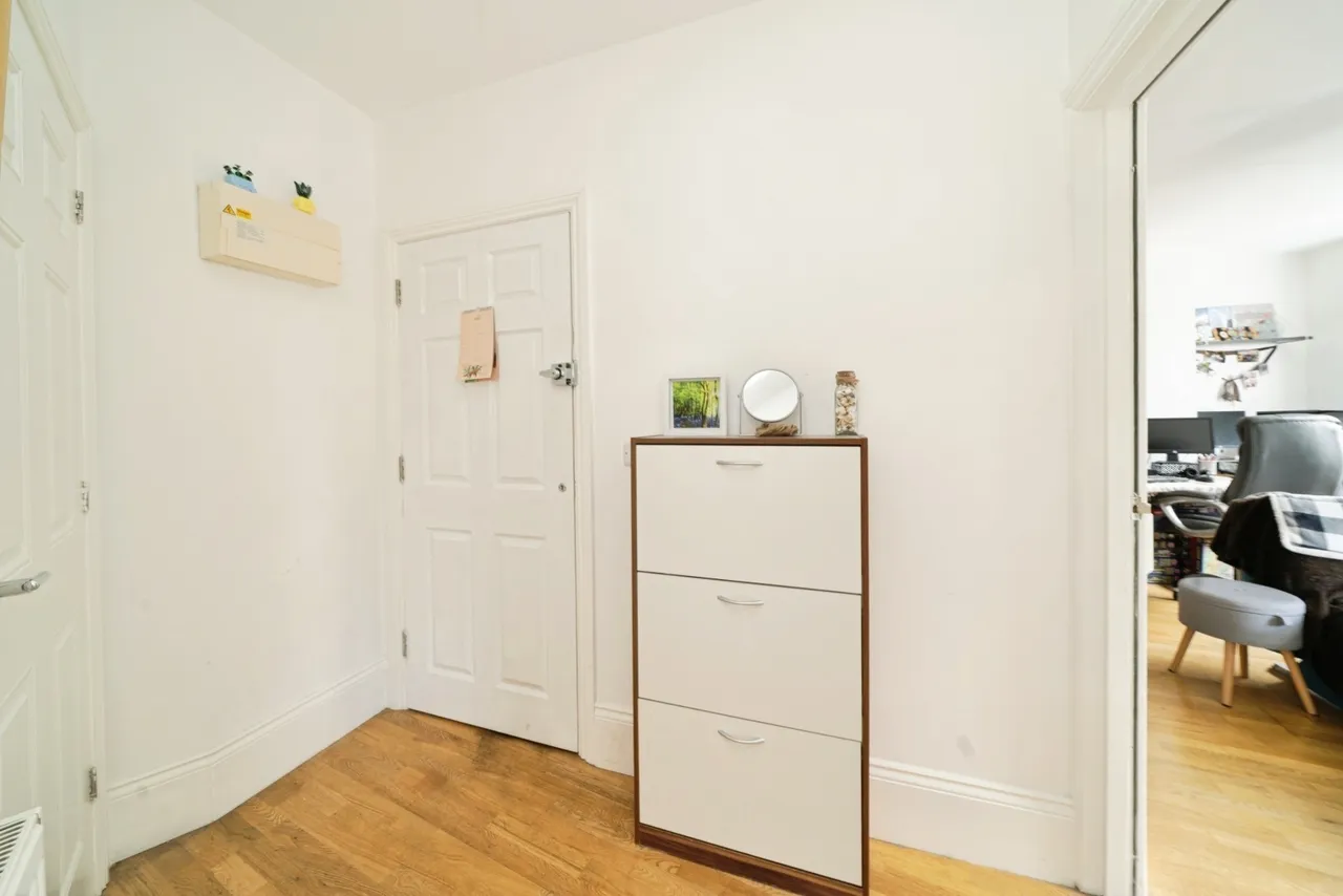 Bridge Street, Leatherhead, KT22, photo 10