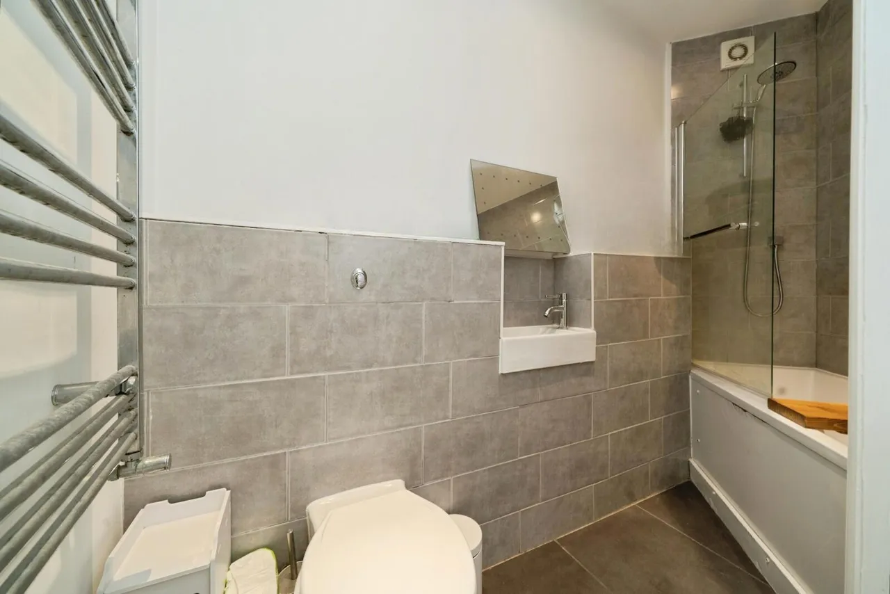 Bridge Street, Leatherhead, KT22, photo 8