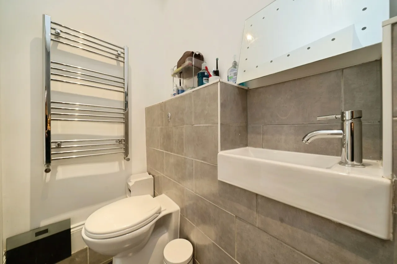 Bridge Street, Leatherhead, KT22, photo 9