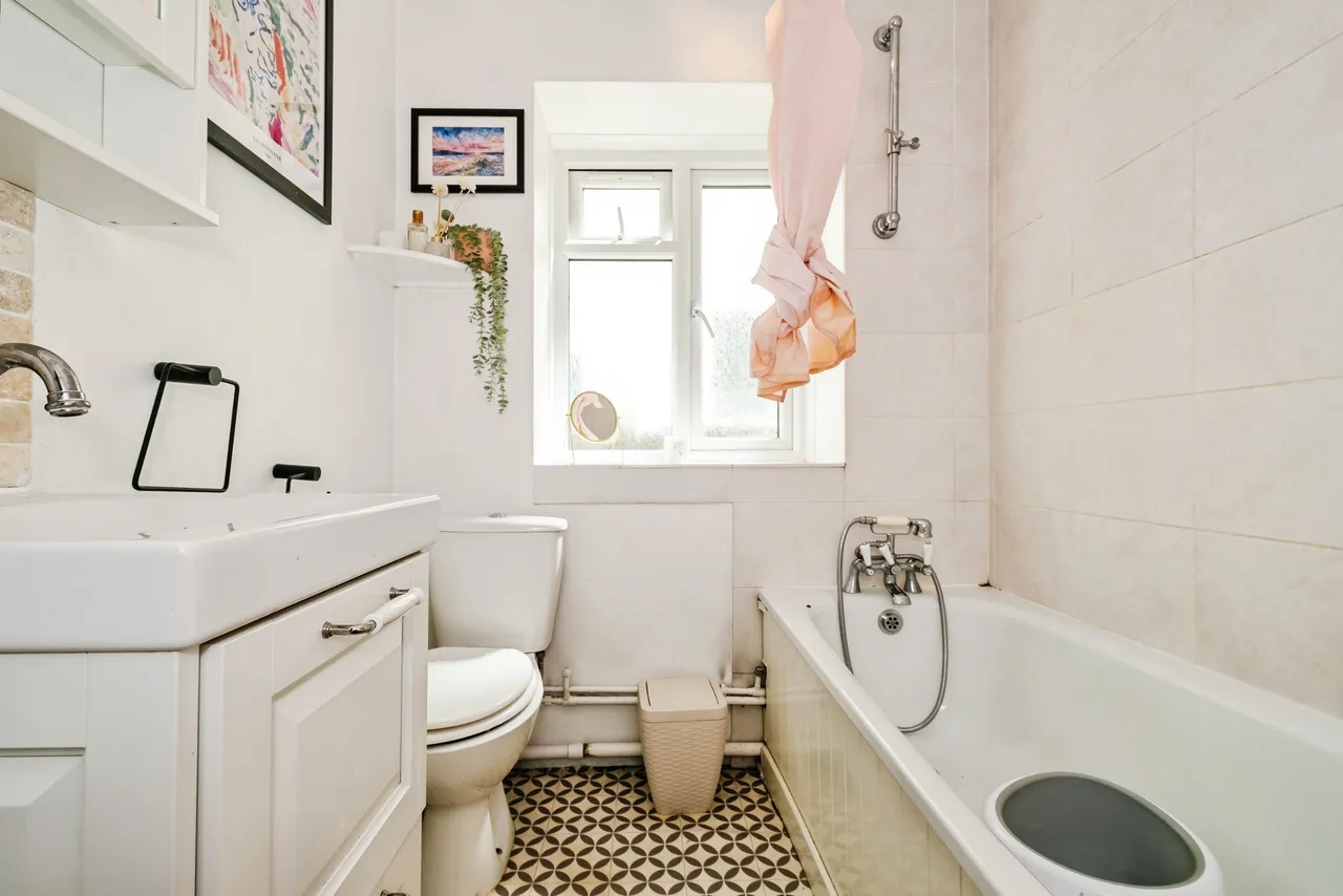 West Parade, Worthing, BN11, photo 12