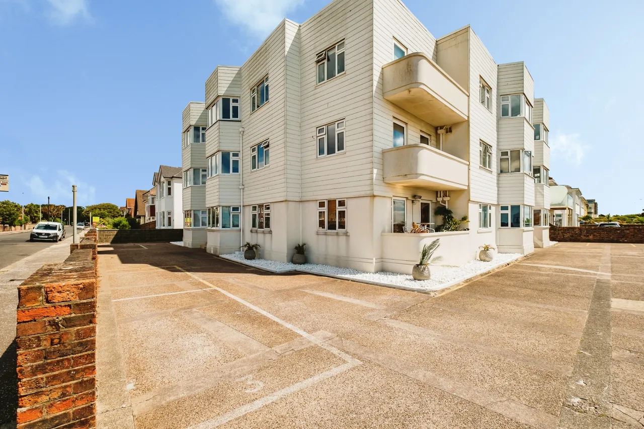 West Parade, Worthing, BN11, photo 19