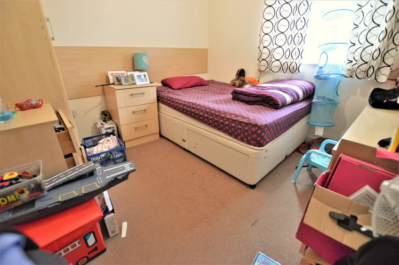 Aspects Court, Windsor Road, photo 5