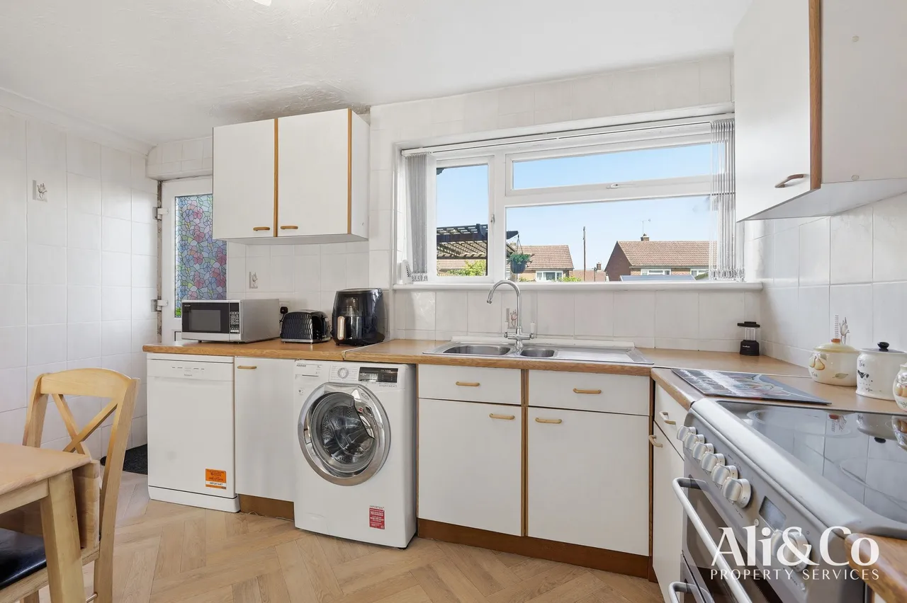 Gourney Grove, Grays, Essex, RM16 2DH, photo 6