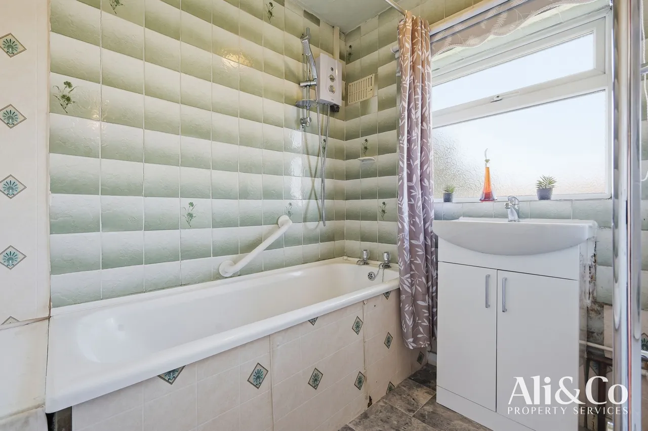 Gourney Grove, Grays, Essex, RM16 2DH, photo 15