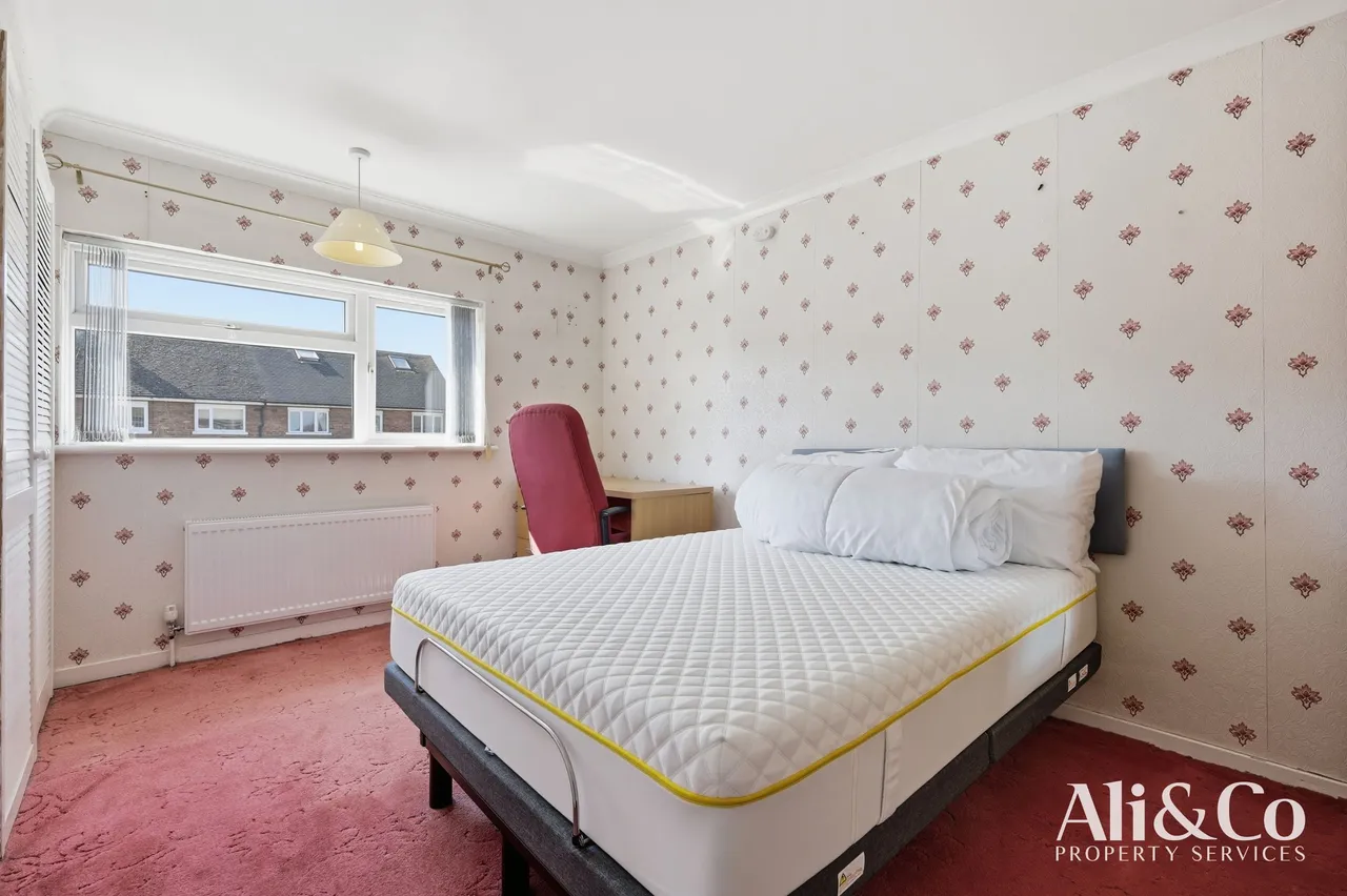 Gourney Grove, Grays, Essex, RM16 2DH, photo 13