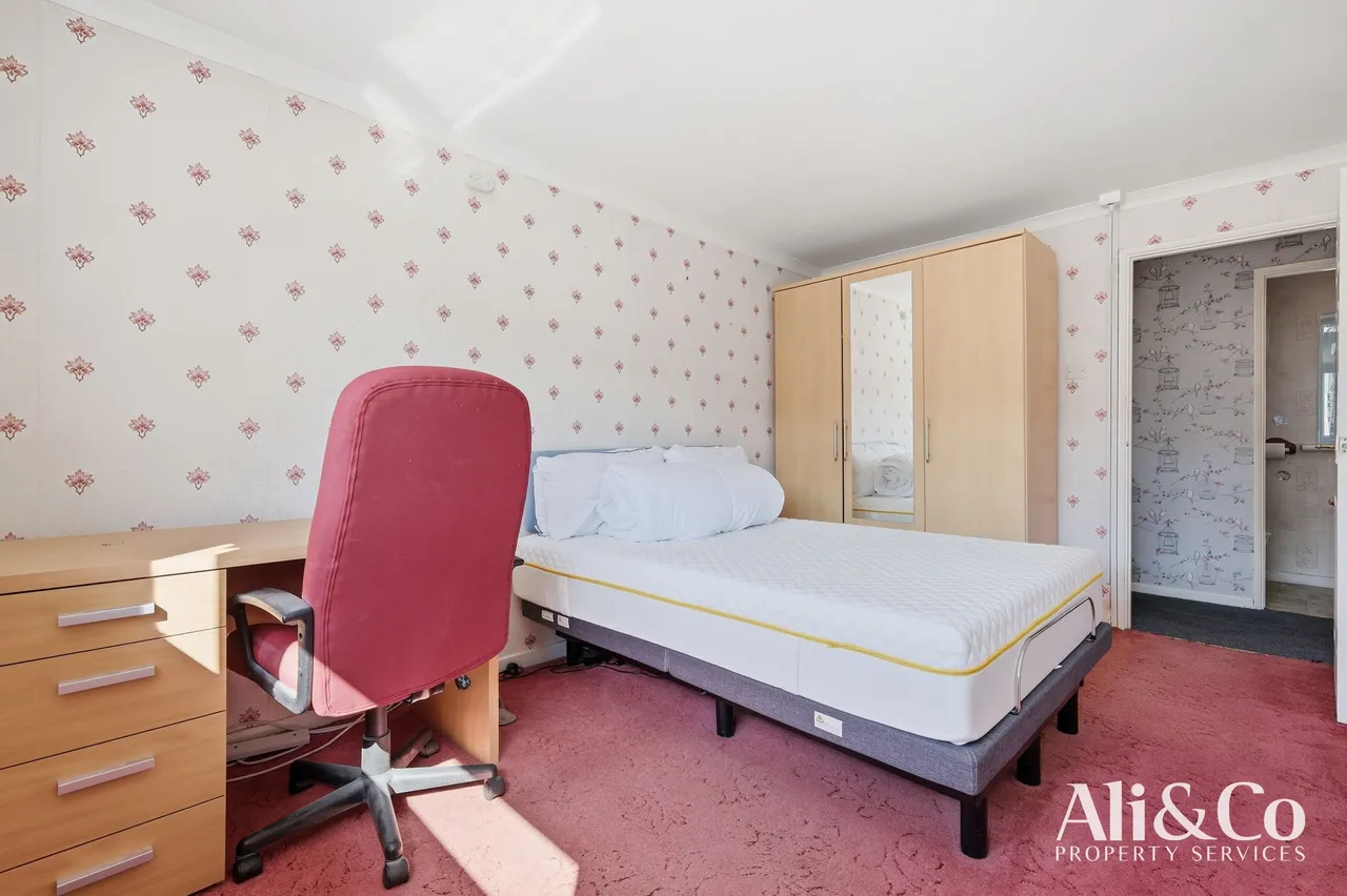 Gourney Grove, Grays, Essex, RM16 2DH, photo 14