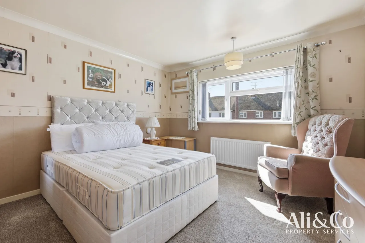 Gourney Grove, Grays, Essex, RM16 2DH, photo 11